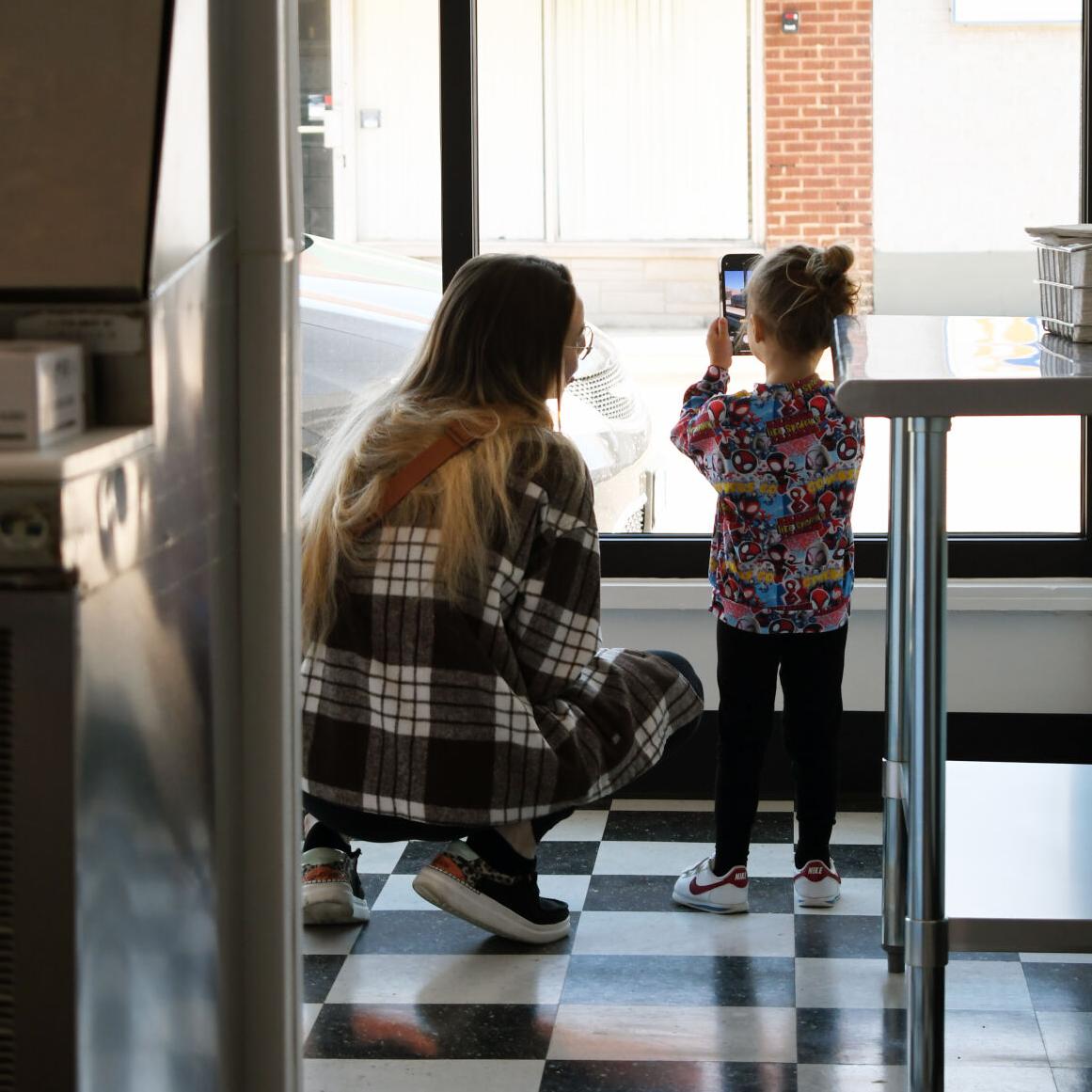 cb little girl and mom
